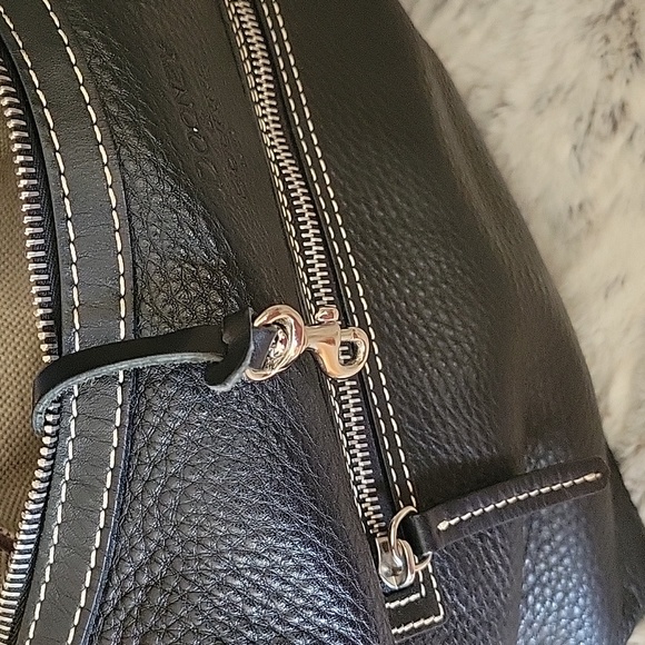 Dooney and Bourke ladies black  shoulder bag - Picture 8 of 8